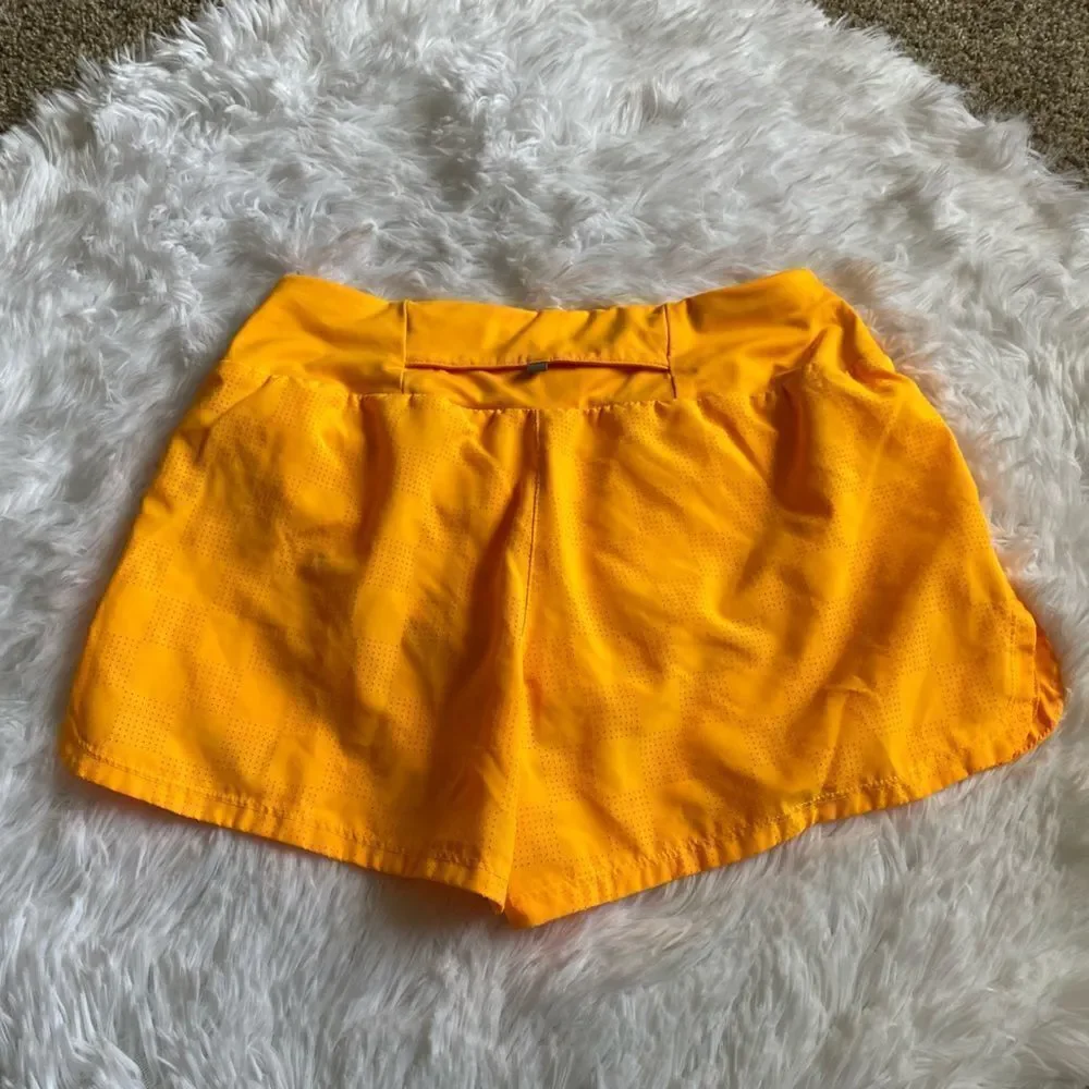 Nike Dri Fit Shorts Yellow Womens Size Small‎
